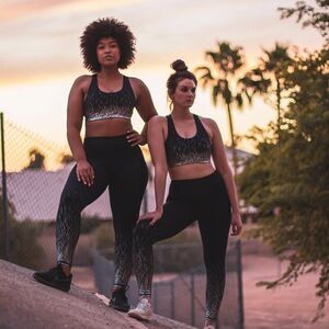 Senita Athletics Silver Metallic Amp Leggings Size Small